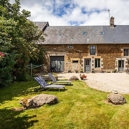 Les Prairies Du Mont - Le Gite De La Chapelle Sougeal Экстерьер фото