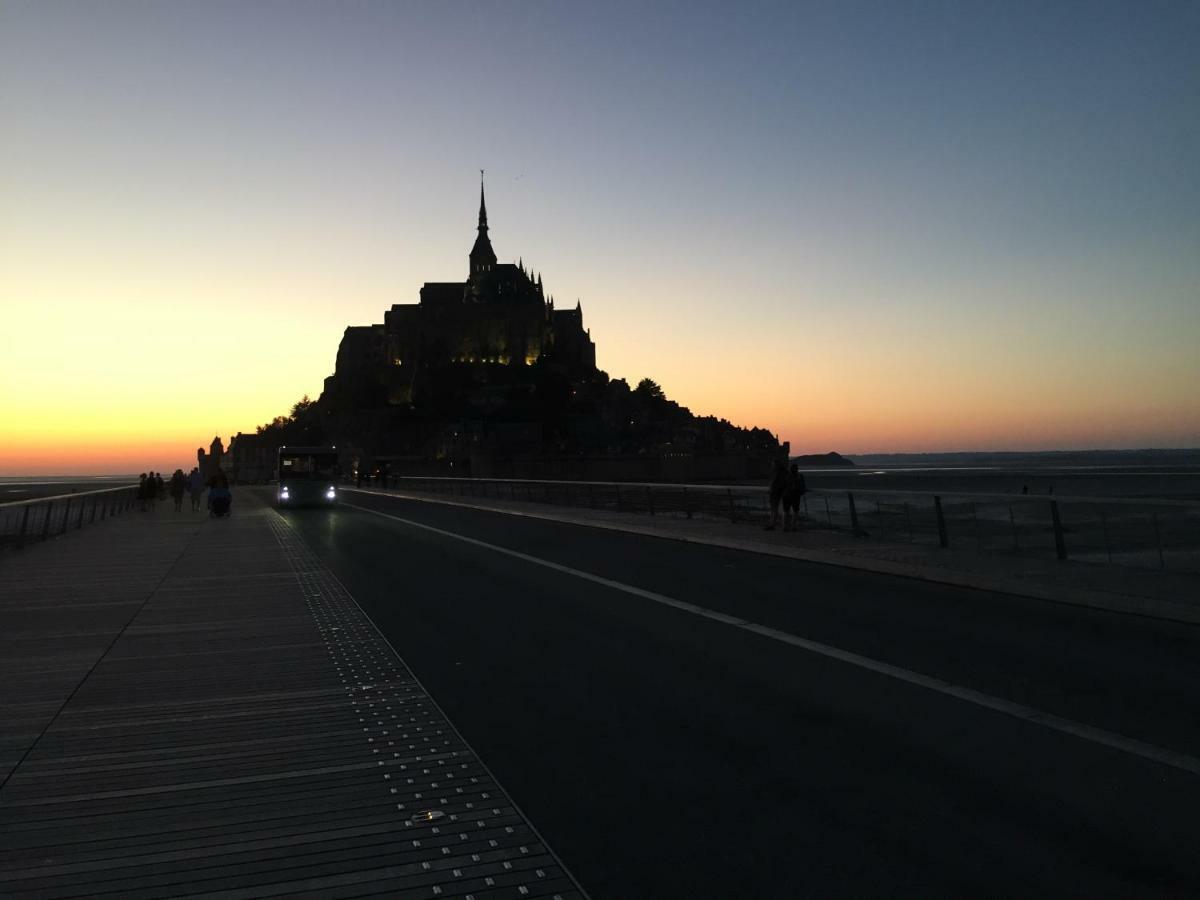 Les Prairies Du Mont - Le Gite De La Chapelle Sougeal Экстерьер фото